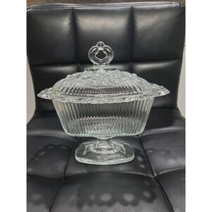 JEANETTE WEDDING CAKE BOX GLASS PEDESTAL COVERED CANDY DISH ~ 7" Vintage‎
